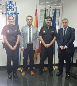 Encuentro entre los responsbales del Parque Empresarial las Quemadas y Comisaría Provincial de la Policía Nacional en Córdoba.