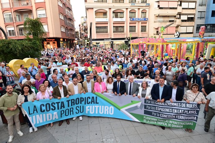 La Costa Tropical vuelve a pedir en las calles de Motril (Granada) las infraestructuras pendientes