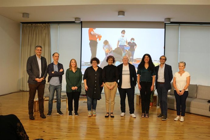 Imagen de los participanes en la presentación del nuevo proyecto direcitvo