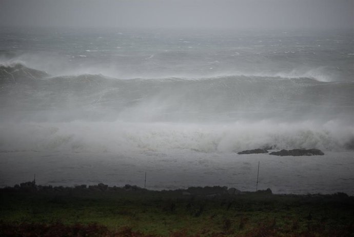 Fuerte oleaje en la zona de Santa Maria de Oia hasta Cabo Silleiro, a 20 de octubre de 2022, en Pontevedra, Galicia, (España). 