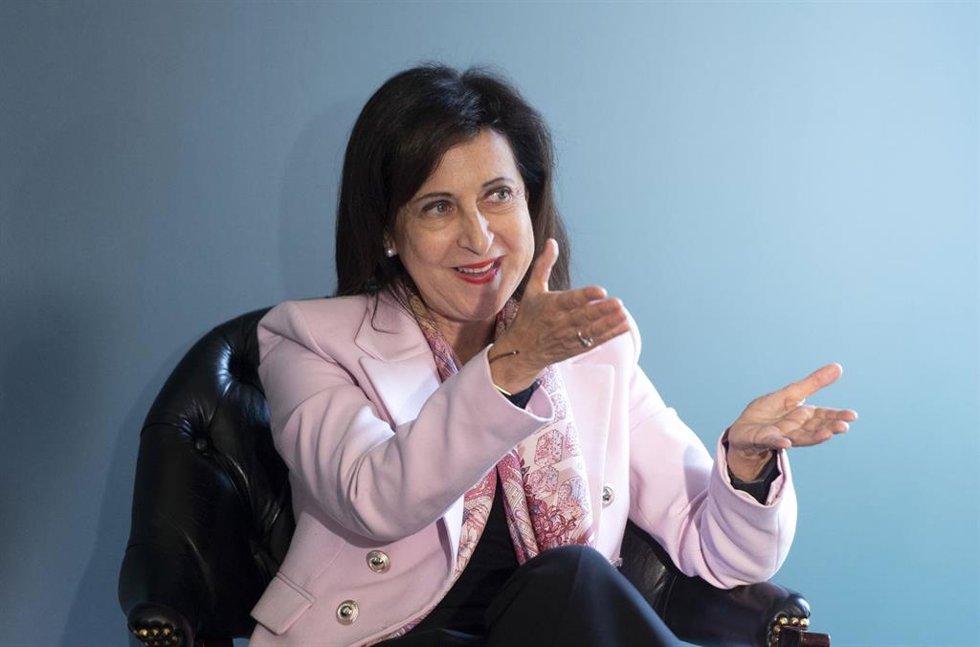La ministra de Defensa, Margarita Robles, interviene durante el lanzamiento de la lista Forbes W 'Las 100 mujeres más influyentes de España', en el Real Casino de Madrid, a 26 de octubre de 2022, en Madrid (España).