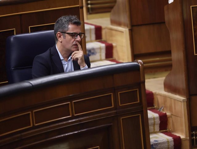 El ministro de la Presidencia, Relaciones con las Cortes y Memoria Democrática, Félix Bolaños, durante la sesión de control al Gobierno del Pleno del Congreso, a 5 de octubre de 2022, en Madrid (España).