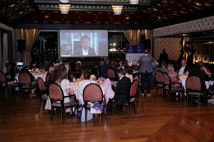 El presidente del Puerto de Barcelona, Dami Calvet, en videollamada desde Barcelona