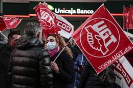 UGT, CCOO y FINE piden este viernes en Málaga a bancos con beneficios récord que compensen a sus plantillas por el IPC