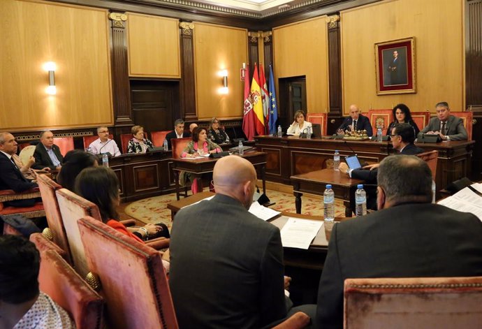 Imagen de la celebración del Pleno del Ayuntamiento de León.