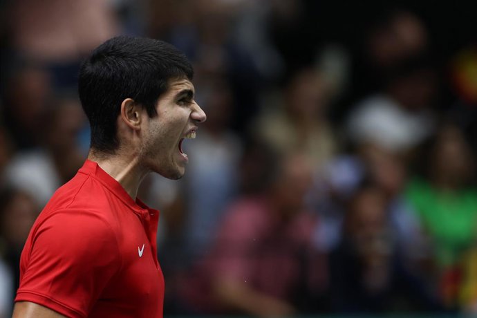 Archivo - Carlos Alcaraz of Spain celebrates the victory against Soonwoo Kwon of Korea during the Davis Cup by Rakuten 2022, Finals Group B, tennis match 2 played between Spain and Korea at Fuente de San Luis pavilion on September 18, 2022, in Valencia,