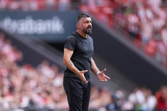 Archivo - Gennaro Gattuso Head coach of Valencia CF reacts during the La Liga Santander match between Athletic Club and Valencia CF at San Mames on August 21, 2022, in Bilbao, Spain.