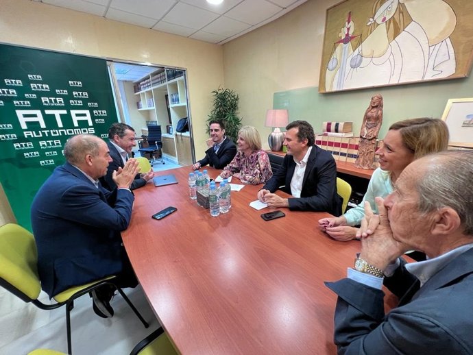 Reunión del PP de Cádiz con la Asociación de Trabajadores Autónomos (ATA)