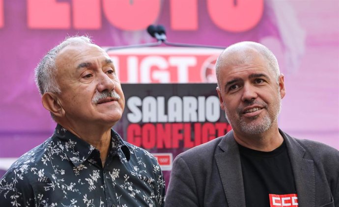 El secretario General de UGT, Pepe Álvarez (i), y el secretario general de CCOO, Unai Sordo (d), en una imagen de archivo.
