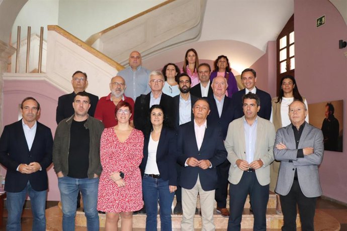 Reunión de representantes de las organizaciones que integran la Plataforma per un Finanament Just