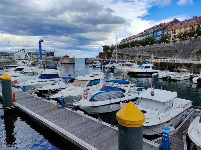 Puerto deportivo de Llanes