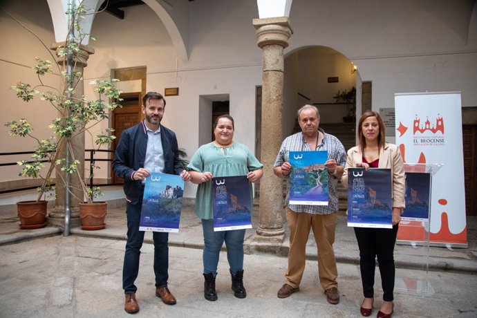 Los alcaldes de Mirabel, Fernando Grande; la primera teniente alcalde de Villamiel, Alba Baile; el alcalde de Portezuelo, Ángel Iglesias, y la   diputada delegada de Turismo, Patricia Valle