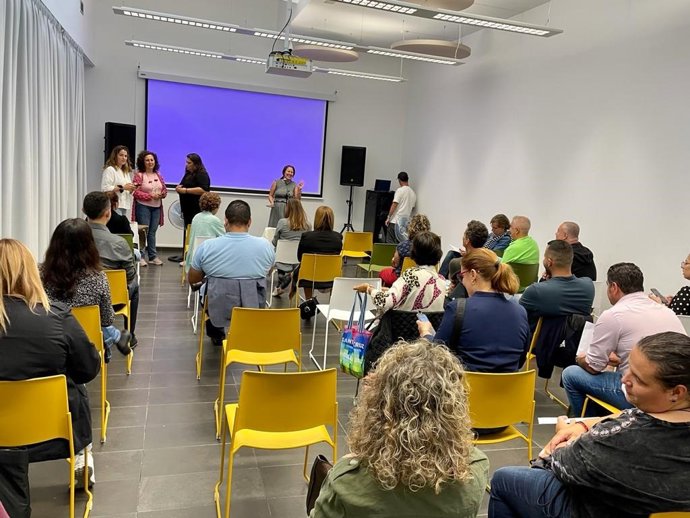 Encuentro entre el Cabildo de Tenerife y los ayuntamientos para diseñar el plan de casas de la juventud