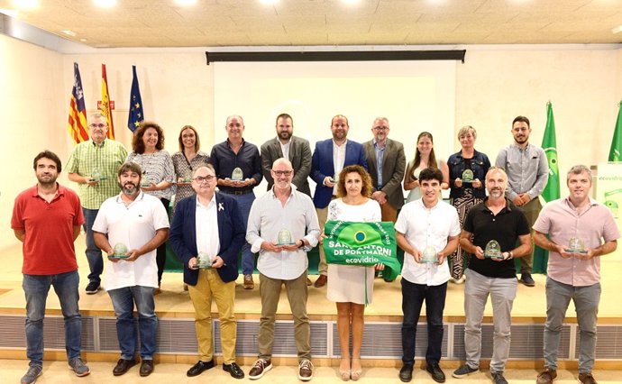 Sant Antoni de Portmany conquista por segundo año consecutivo la Bandera Verde de Ecovidrio de Baleares.