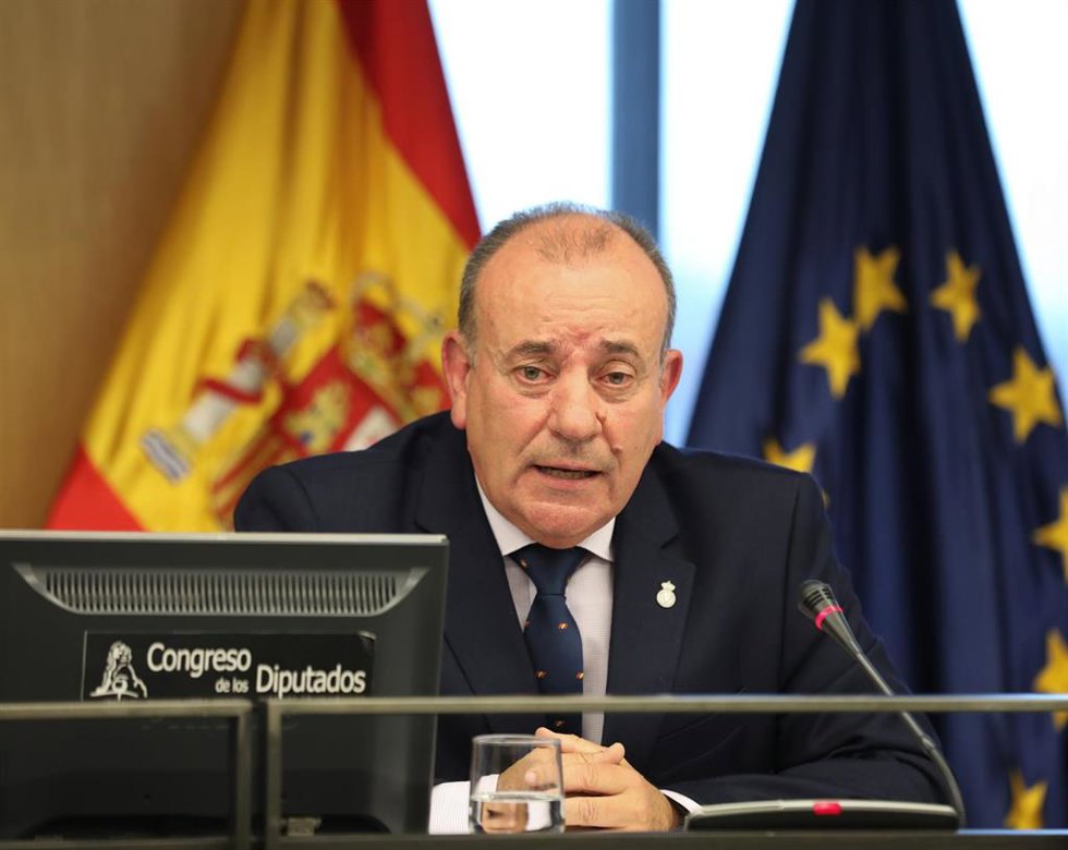 El presidente de la Real Federación Española de Caza, Manuel Gallardo, durante su comparecencia en la Comisión de Derechos Sociales y Políticas Integrales de la Discapacidad en el Congreso de los Diputados, a 28 de octubre de 2022, en Madrid (España). D