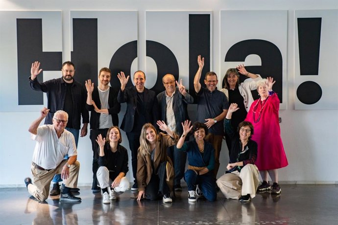 Archivo - Foto de grup de la nova Junta Directiva del FAD