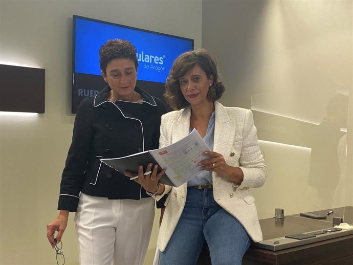 Las diputadas del PP en las Cortes de Aragón, Ana Marín y Marián Orós.