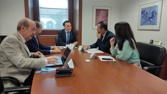 Reunión de representantes de CSIF-A con el consejero andaluz de Universidad, José Carlos Gómez Villamandos.
