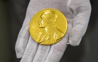 Archivo - Medalla del premio Nobel
