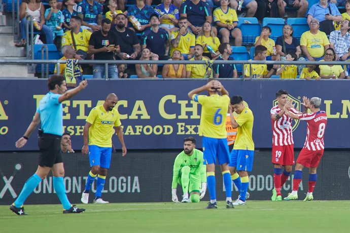 Archivo - Alvaro Morata of Atletico de Madrid celebrates a goal during the Ramon de Carranza Trophy between Cadiz Club de Futbol and Atletico de Madrid at Nuevo Mirandilla stadium on August 4, 2022 in Cadiz, Spain