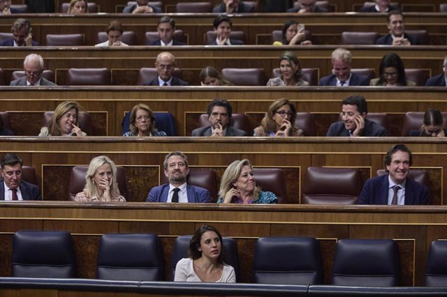 La ministra de Igualdad, Irene Montero, durante una sesión plenaria en el Congreso de los Diputados, a 27 de octubre de 2022, en Madrid (España).