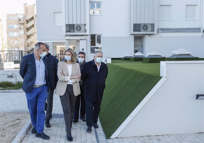 Archivo - La consejera Paloma Martín visita la nueva promoción inmobiliaria de la Agencia de Vivienda Social (AVS) en el Ensanche de Vallecas