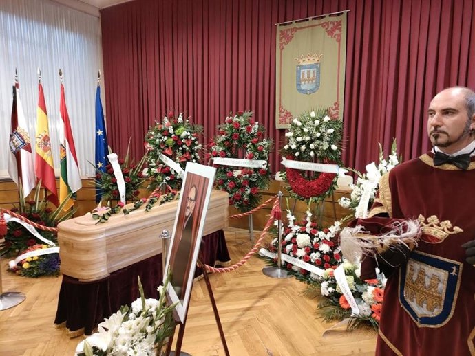 Capilla ardiente del concejal y presidente del pleno del Ayuntamiento de Logroño, Fran Pérez