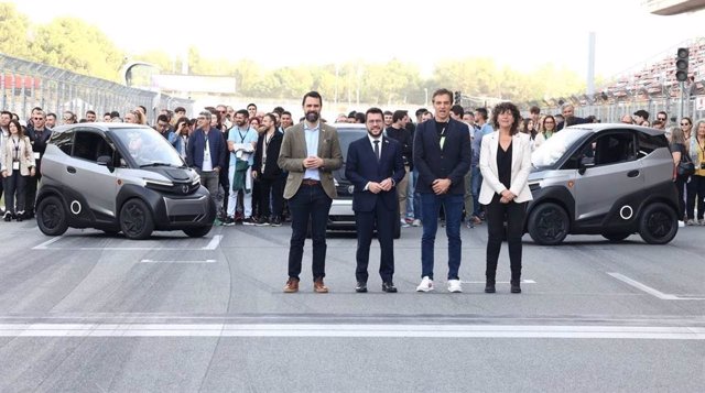 Aragonès, Torrent y Jordà participan en la presentación del nuevo vehículo eléctrico de Silence