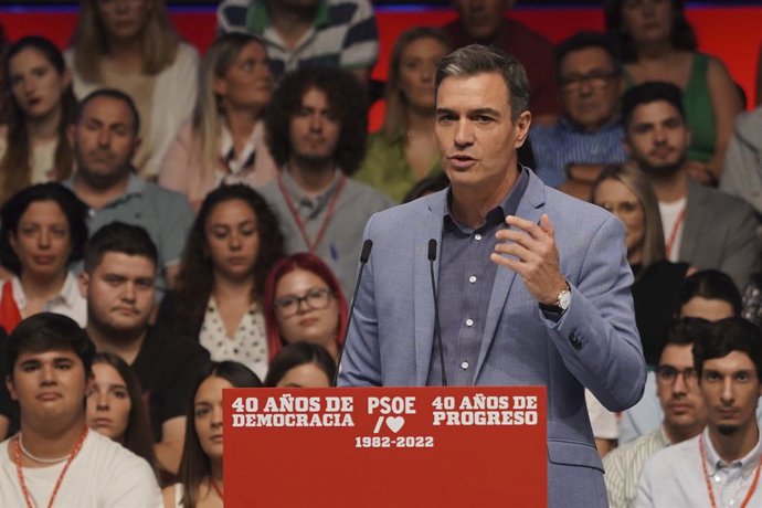 El president del Govern central, Pedro Sánchez, durant un acte públic organitzat pel PSOE per commemorar el 40 aniversari de la primera victria electoral socialista el 1982 a FIBES, a 29 d'octubre del 2022 a Sevilla (Andalusia, Espanya)