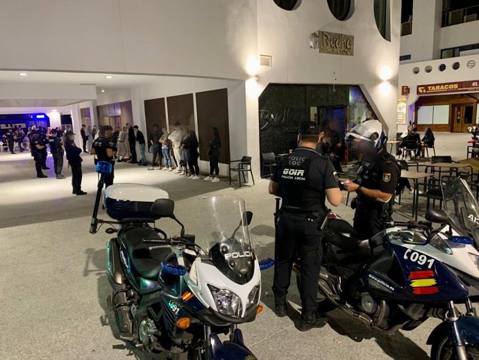 La Policía Nacional y la Policía Local de Alicante realizan un dispositivo especial en prevención de la delincuencia