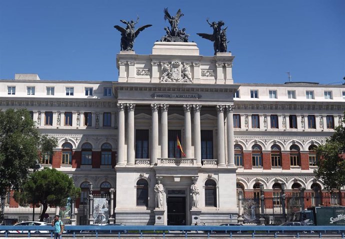 Archivo - Fachada del Ministerio de Agricultura, Pesca y Alimentación en Madrid (España)