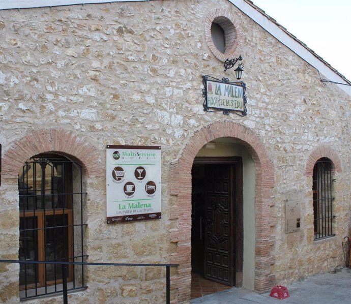 Inaugurado el multiservicio rural La Malena en Las Parras de Castellote.