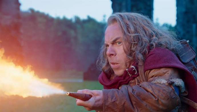 Willow: Warwick Davis lanza llamas y exhibe nuevos poderes en el épico tráiler de la serie de Disney+