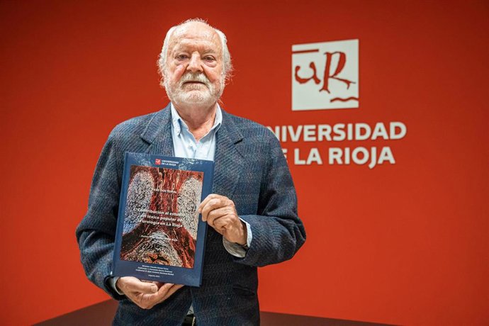 Archivo - El médico urólogo Francisco Javier Virto