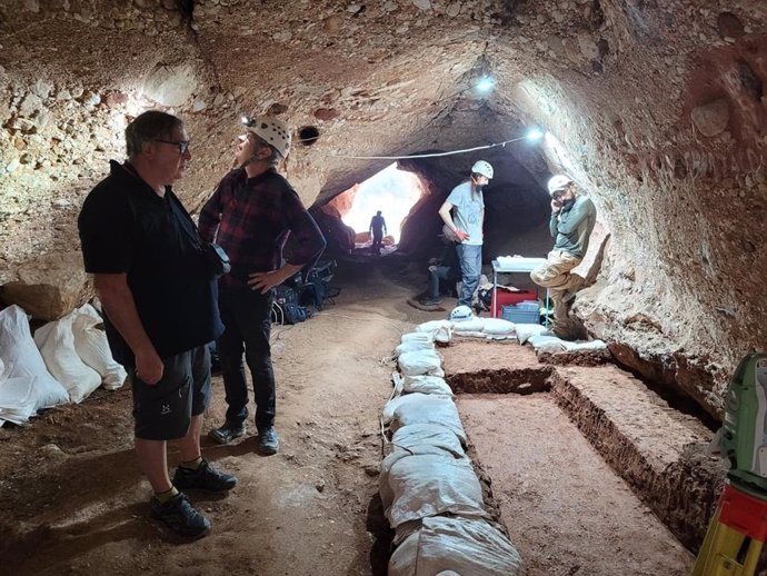 Imatge de la cova Simanya a Sant Lloren del Munt i l'Obac (Barcelona)