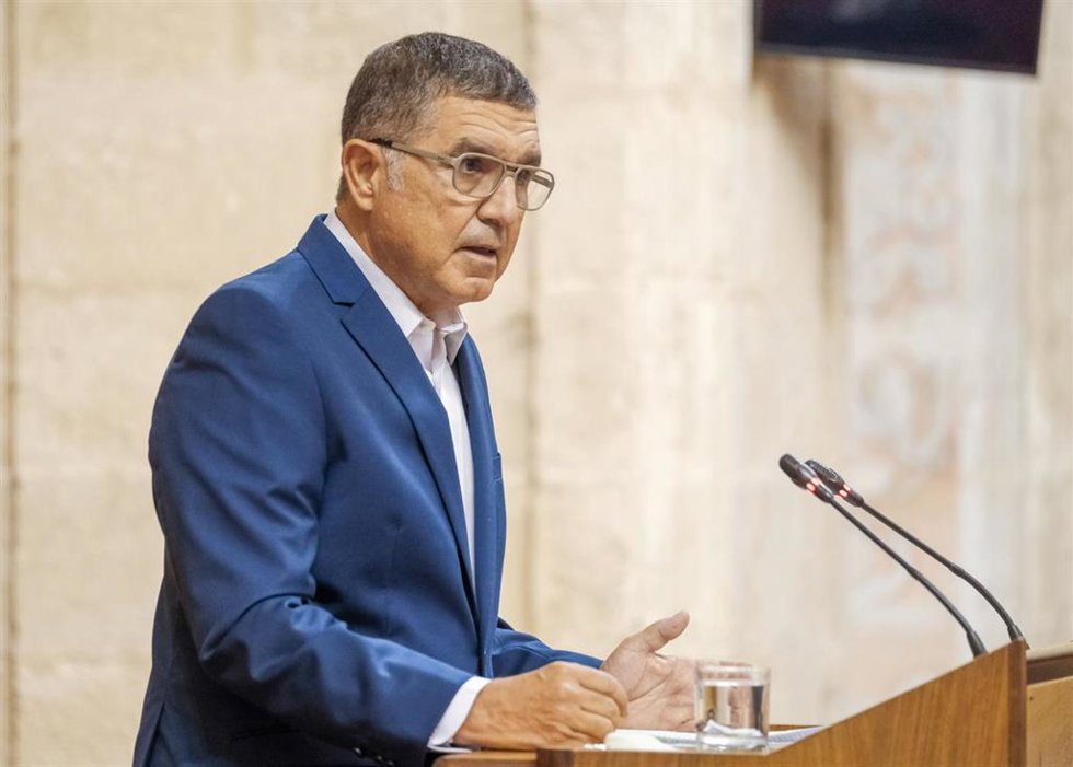 Archivo - El diputado autonómico del PSOE-A Gaspar Llanes, en una imagen de archivo.