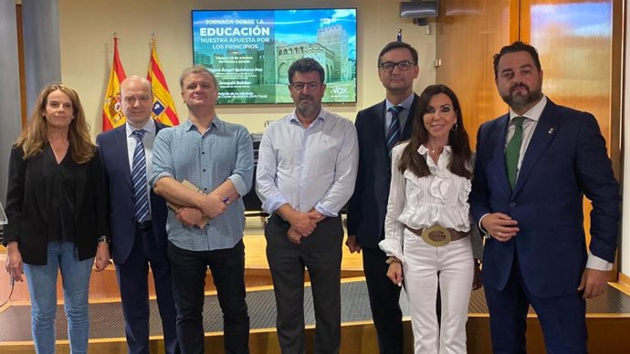 Jornada sobre educación organizada por el grupo parlamentario VOX en las Cortes de Aragón.