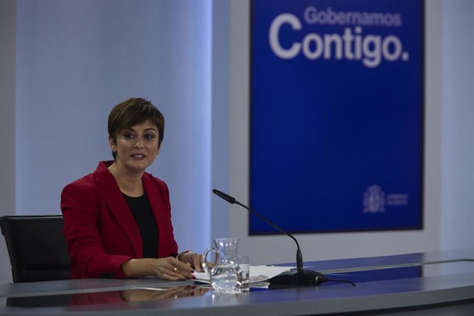 La ministra Portavoz y de Política Territorial, Isabel Rodríguez, ofrece una rueda de prensa posterior a la reunión del Consejo de Ministros, en el Palacio de La Moncloa, a 31 de octubre de 2022, en Madrid (España). El Consejo de Ministros ha aprobado e