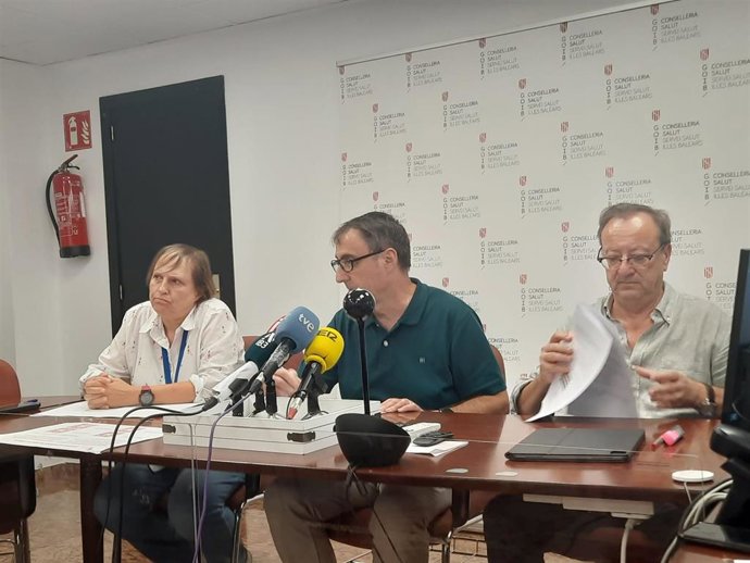El director general del Servicio de Salud, Manuel Palomino, durante la rueda de prensa.