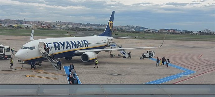 El aeropuerto Seve Ballesteros-Santander estrena ruta a Birmingham con Ryanair