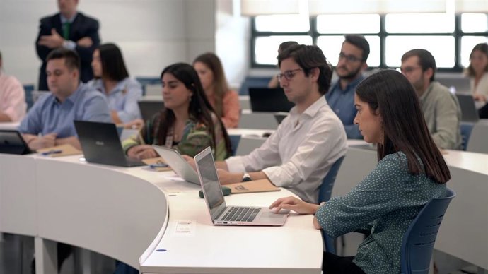 La Universidad Loyola y EQS Group colaboran para fomentar la digitalización en el sector del Compliance