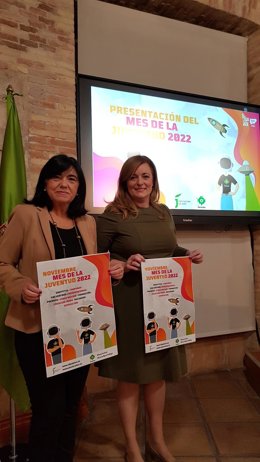 Pilar Lara y Francisca Medina presentación las actividades del Mes de la Juventud