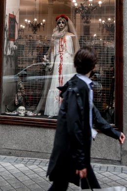 Archivo - Un disfraz de 'novia cadáver'