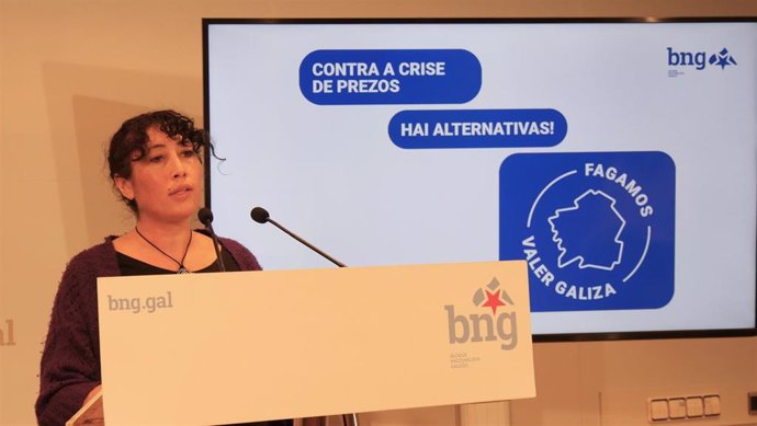 A responsable da área de organización do BNG, Lucía López, nunha rolda de prensa