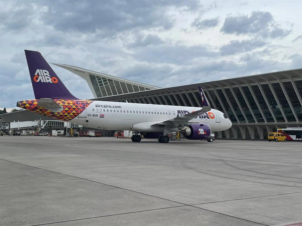 Llegada al aeropuerto de Bilbao del primer vuelo de Air Cairo