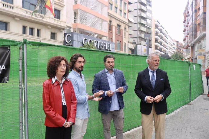 Los populares en las obras de la Placeta, en el centro de Huelva.