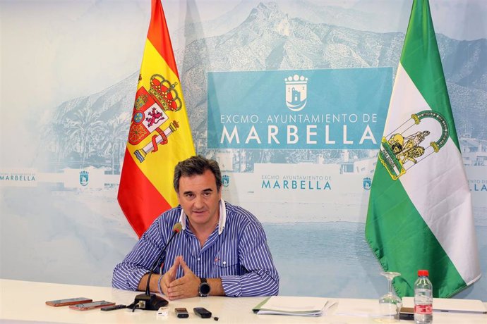 El portavoz municipal de Marbella, Félix Romero, en rueda de prensa