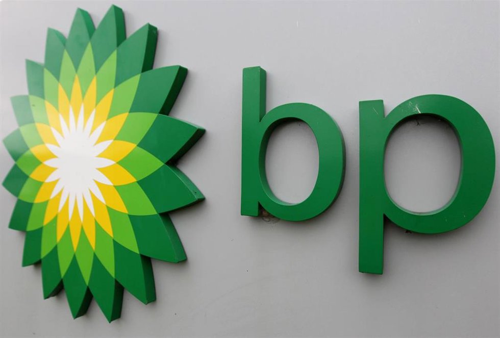 Archivo - FILED - 31 July 2022, United Kingdom, London: Undated photo of BP's logo. 