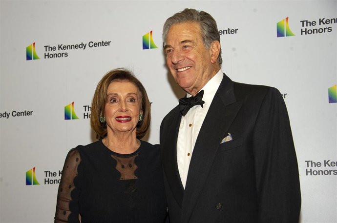 Archivo - La presidenta de la Cámara de Representantes de Estados Unidos, Nancy Pelosi, junto a su marido, Paul