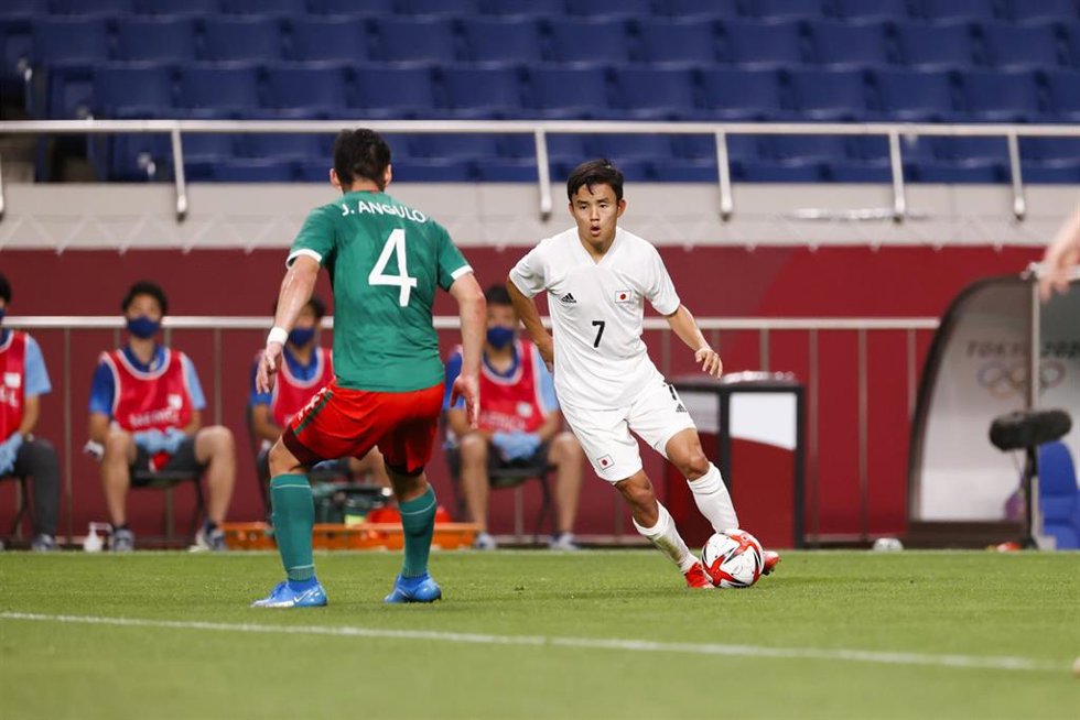 Archivo - El japonés Takefusa Kubo, en un partido ante México.